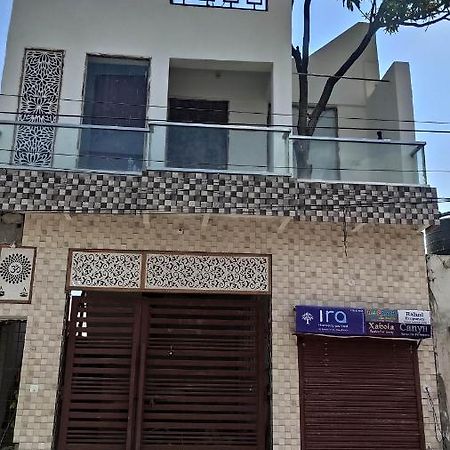 Ira Homestay Mathura - Divine Spiritual Stay Екстер'єр фото