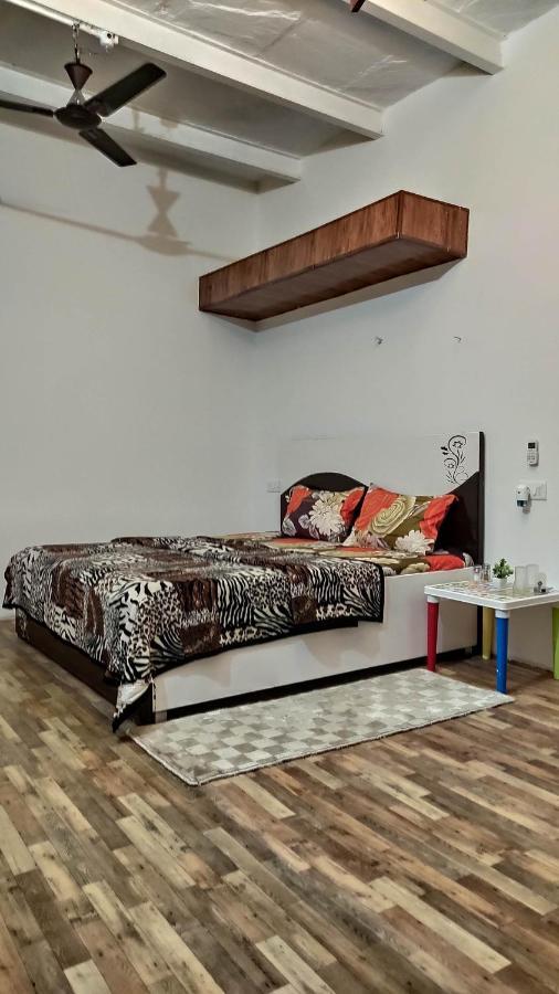 Ira Homestay Mathura - Divine Spiritual Stay Екстер'єр фото