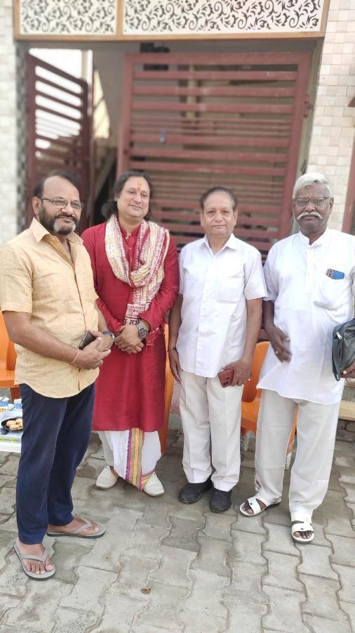 Ira Homestay Mathura - Divine Spiritual Stay Екстер'єр фото