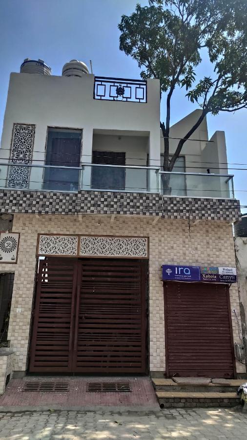 Ira Homestay Mathura - Divine Spiritual Stay Екстер'єр фото
