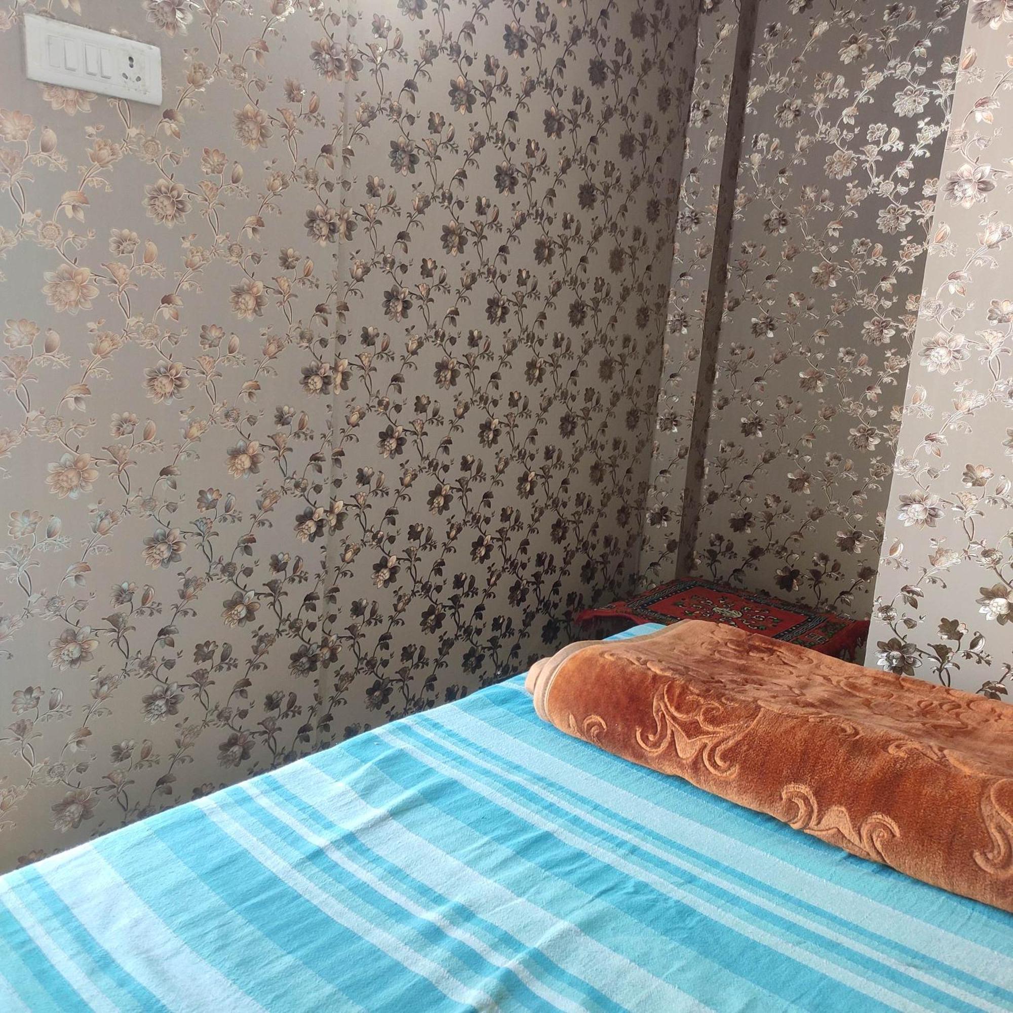 Ira Homestay Mathura - Divine Spiritual Stay Номер фото